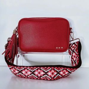PRICE DROP 🩵 NEW Willow camera crossbody bag - Red